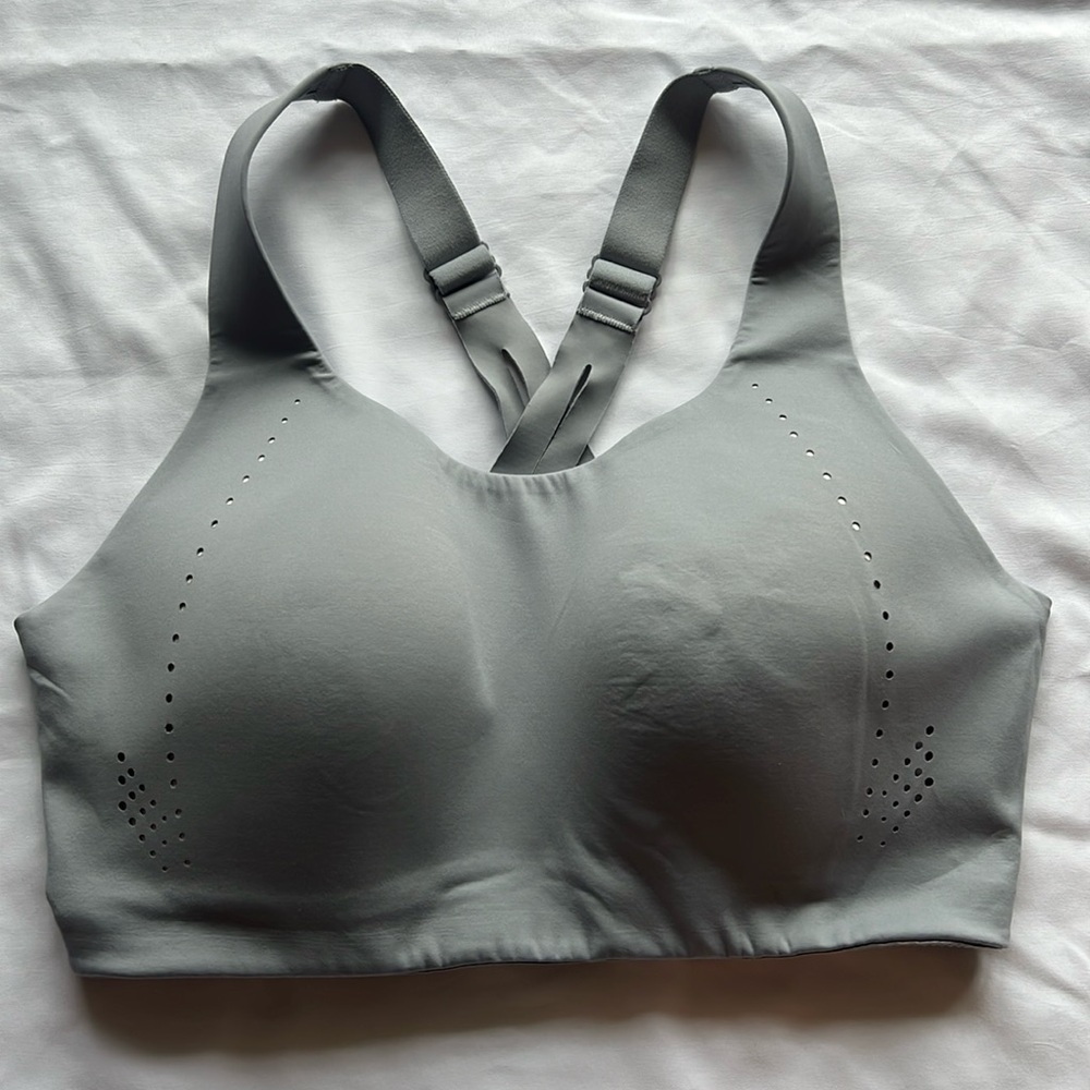 Lululemon Air Support Bra 36DD • Sports Bra • Gray • Like New!!